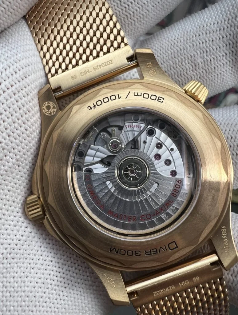 VSF-Watch Omega Seamaster 300M 007 Bronze Gold V4-3.webp