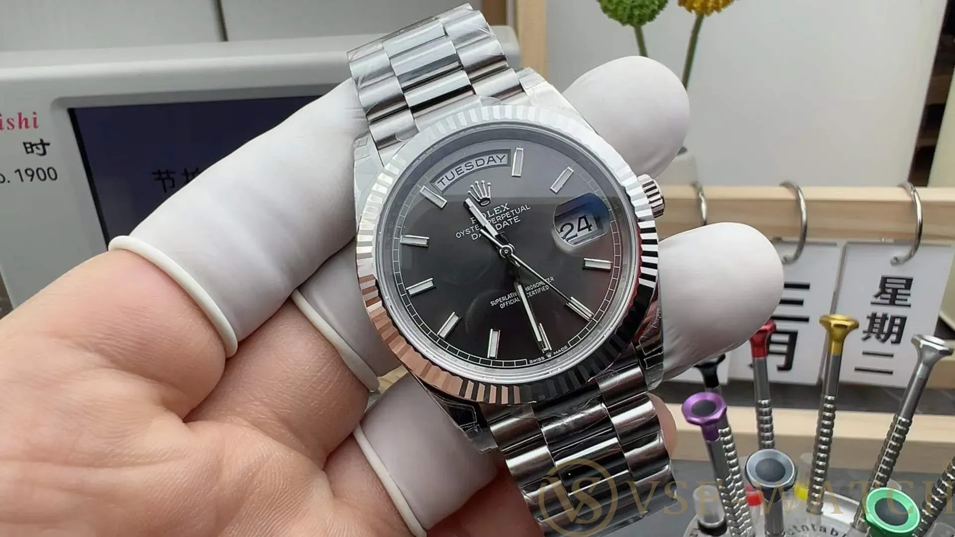 VS Factory Rolex Day-Date 40 White Gold Grey Dial (228239) 1